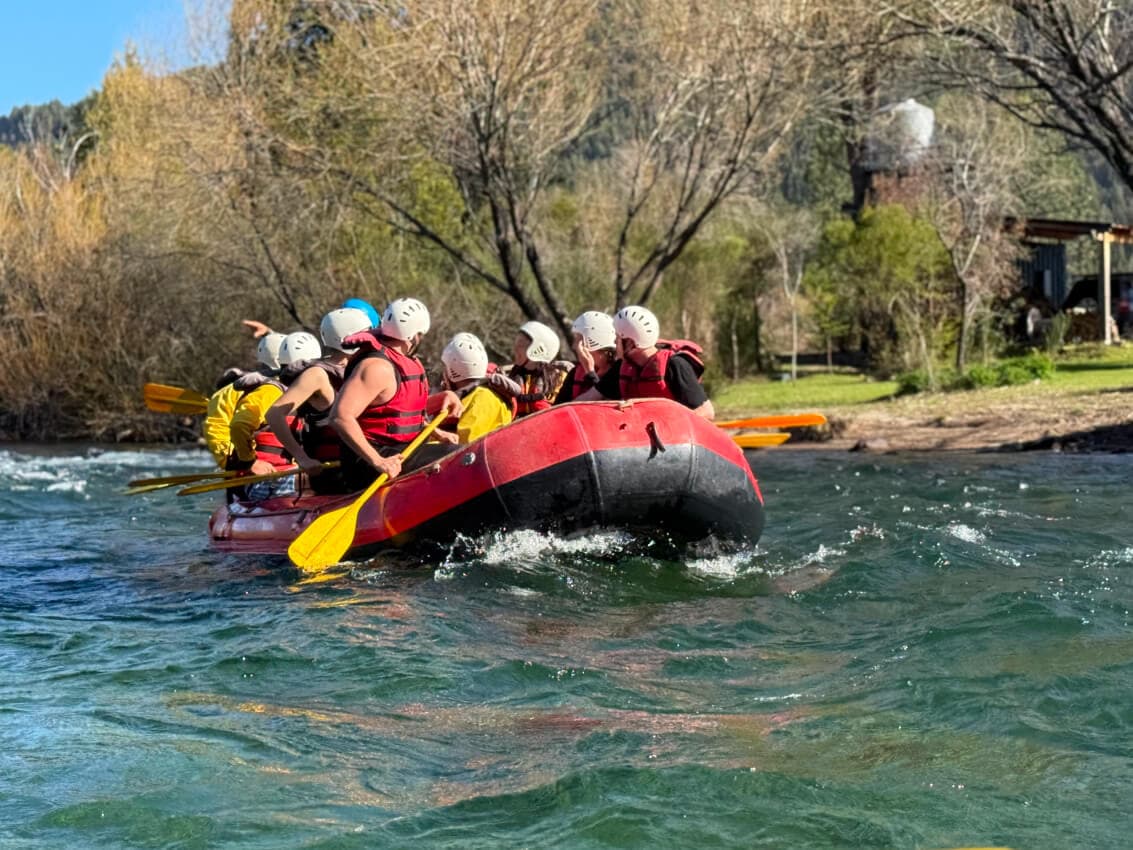 Rafting light en el río Manso